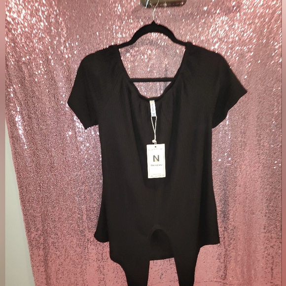 Top - Picture 2 of 2